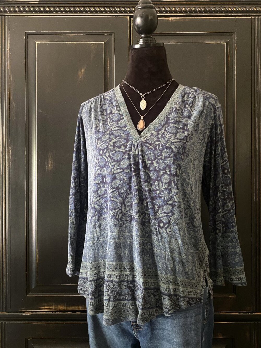 Lucky Brand - Women’s Size L - Blue Boho Paisley Floral V-Neck Long Sleeve Top